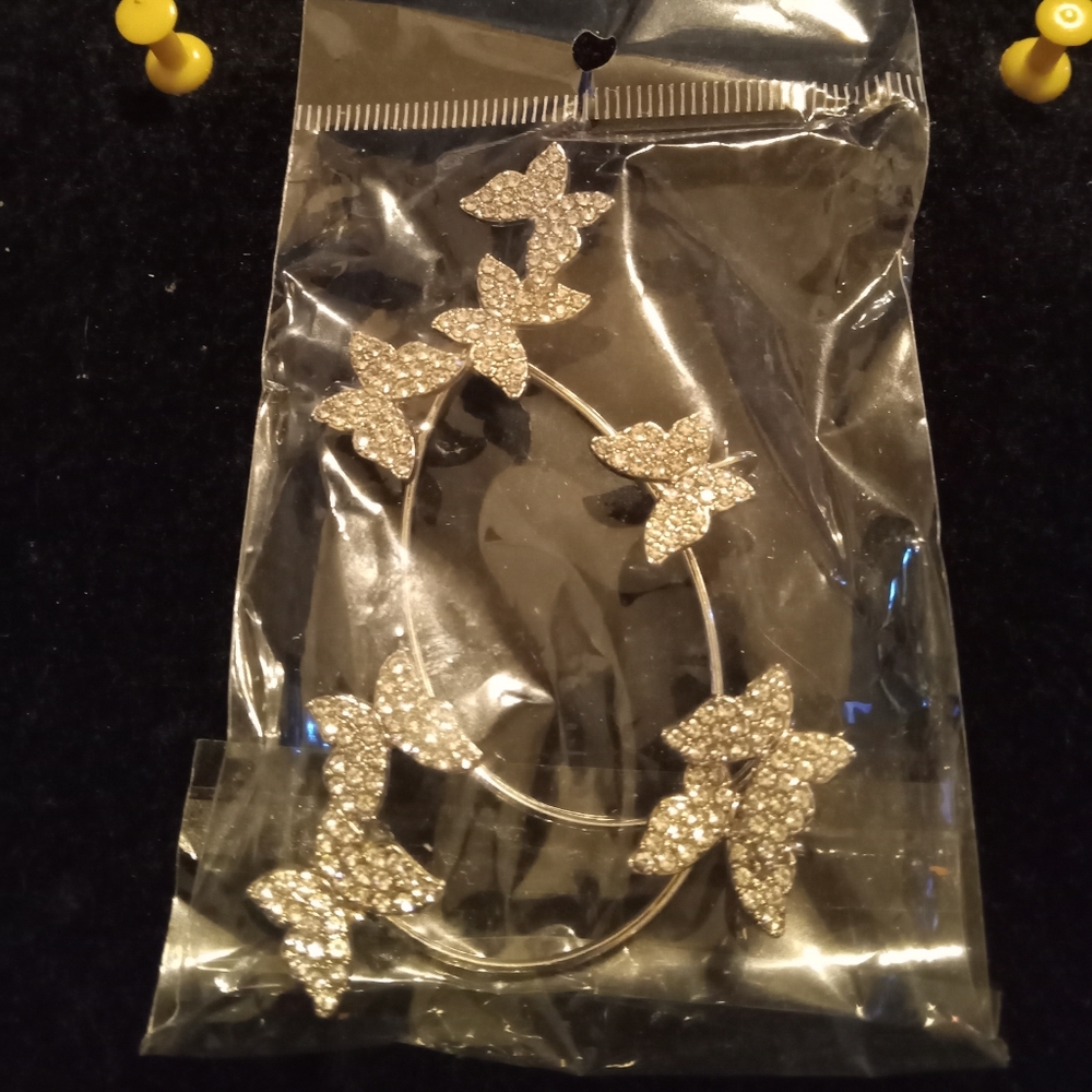 Jewelry - Picture 2 of 12